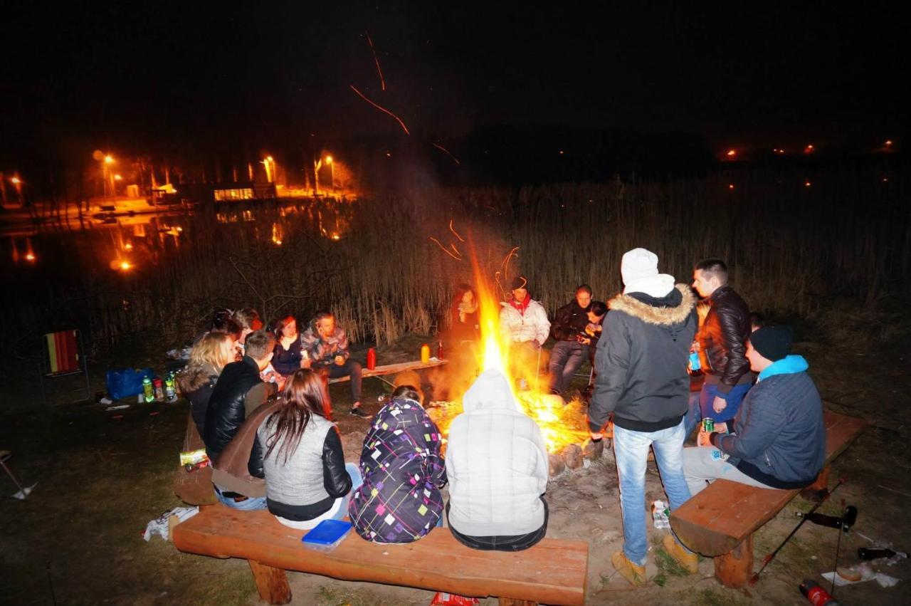Domki Jak Prlu W Camp Lipno Stęszew Exteriér fotografie